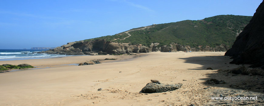 North at Praia da Murração Beach