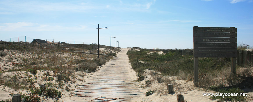 Walkway at Praia de Árvore Beach