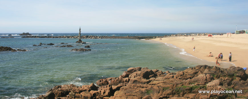 Banhos na Praia dos Barcos