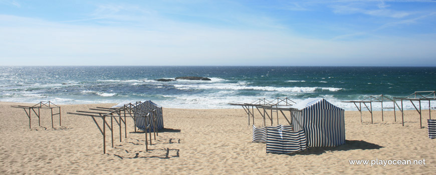 Barracas na Praia da Ladeira