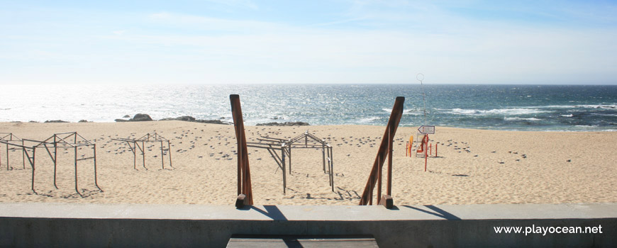 Entrada para a Praia da Ladeira