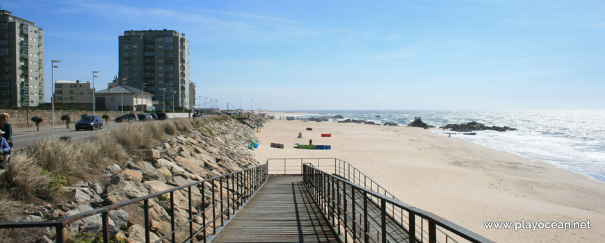 Access to Praia da Olinda Beach