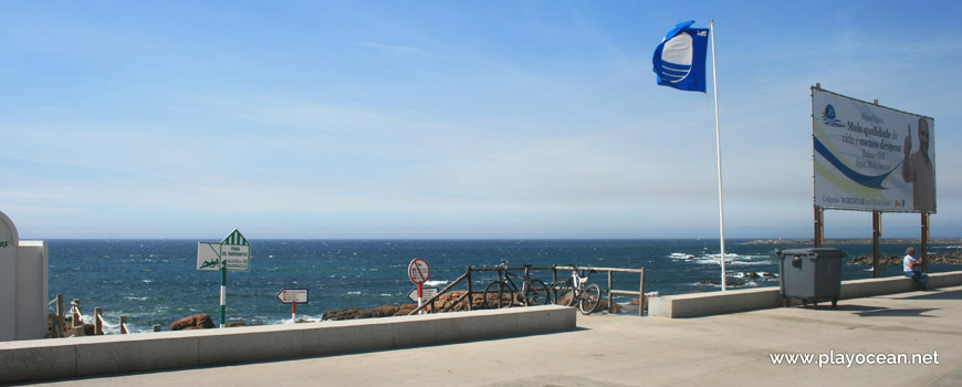 Entrance to Praia do Senhor dos Navegantes Beach