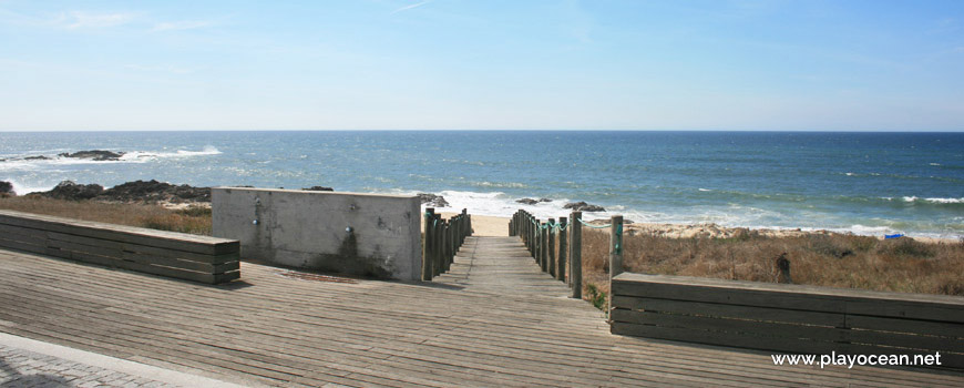 Access to Praia da Terra Nova Beach