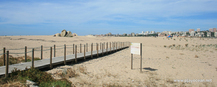 Acesso à Praia do Cabedelo do Douro