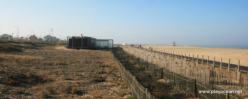 Fences at Praia de Canide (North) Beach