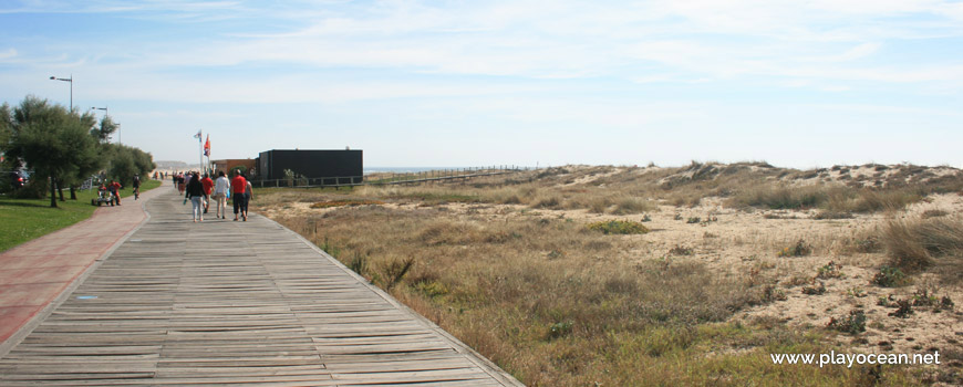 Seaside road at Praia da Estrela do Mar Beach