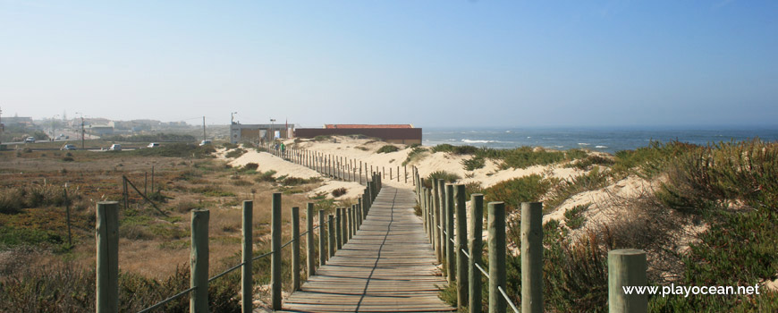 Walkway at Praia de Francelos Beach