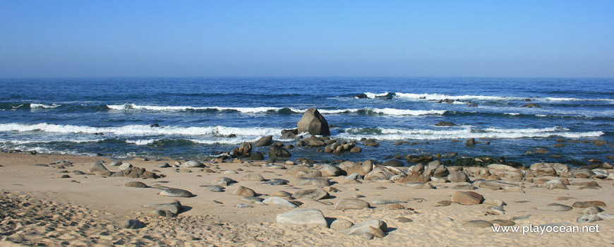 Rochas na Praia da Madalena (Sul)