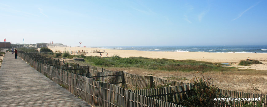 Access to Praia de Miramar (North) Beach