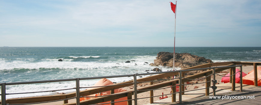 Acesso à Praia das Pedras Amarelas