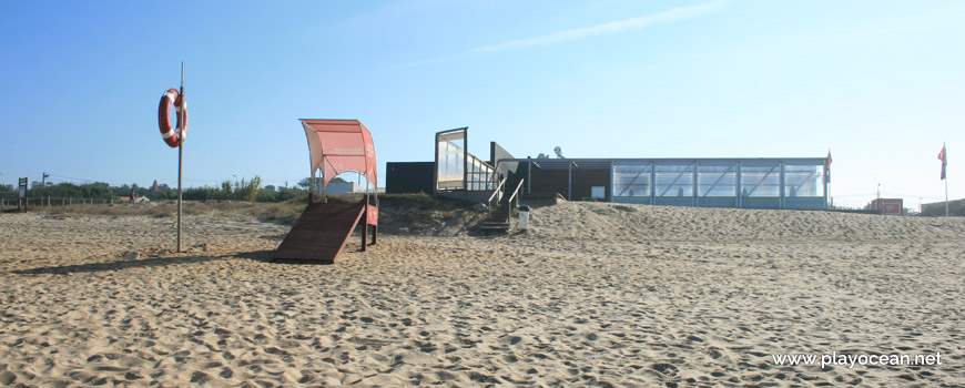 Lifeguard station, Praia de Valadares (North) Beach