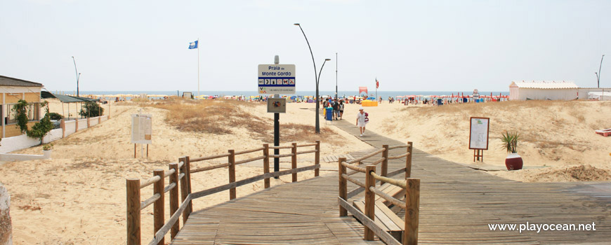 Acesso à Praia de Monte Gordo