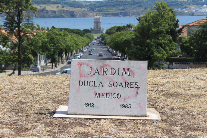 Tabuleta do Jardim Ducla Soares.