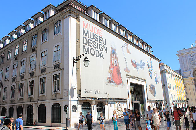 - Museu Design e da Moda Coleção Francisco Capelo em Lisboa Portugal
